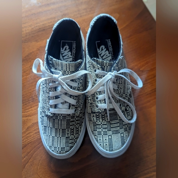 Vans Black and white texture Ultra Cush sneakers size 7 - Picture 1 of 7